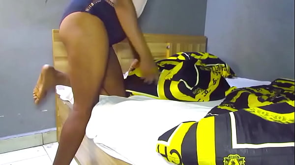 Horny Housewife Having Fun With Pillow